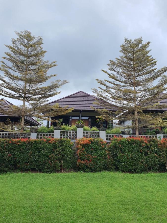 塞姆博伦努桑塔拉酒店 塞姆博伦拉旺 外观 照片